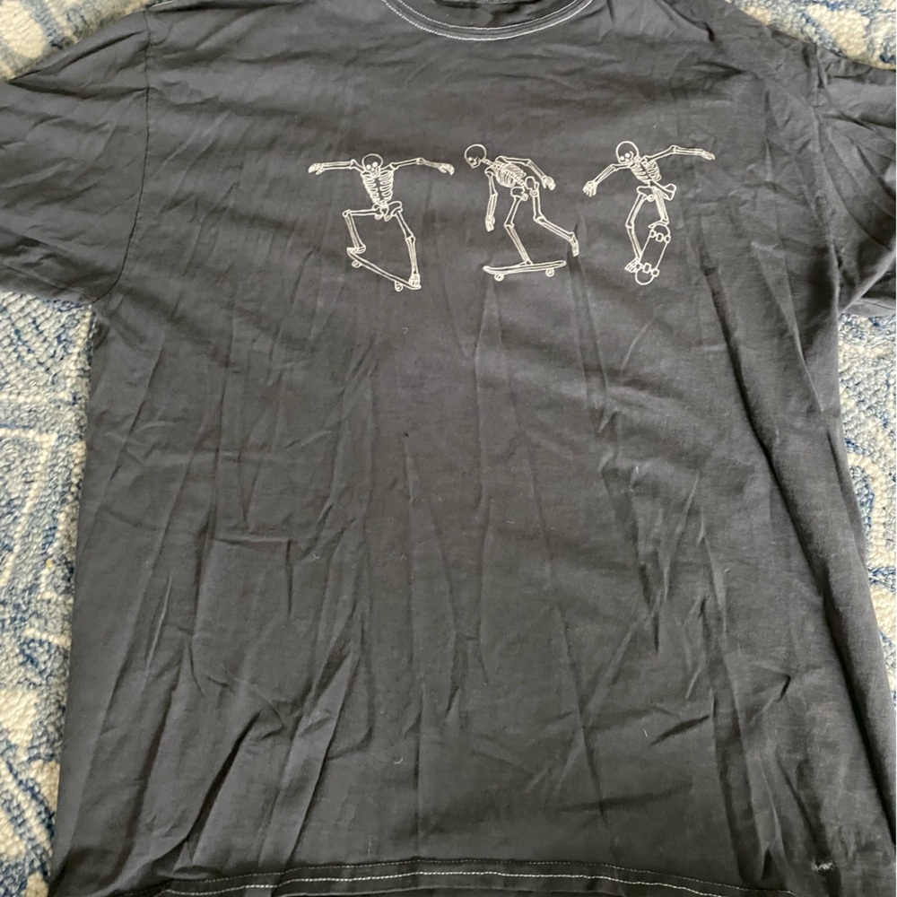 skelton skate board shirt